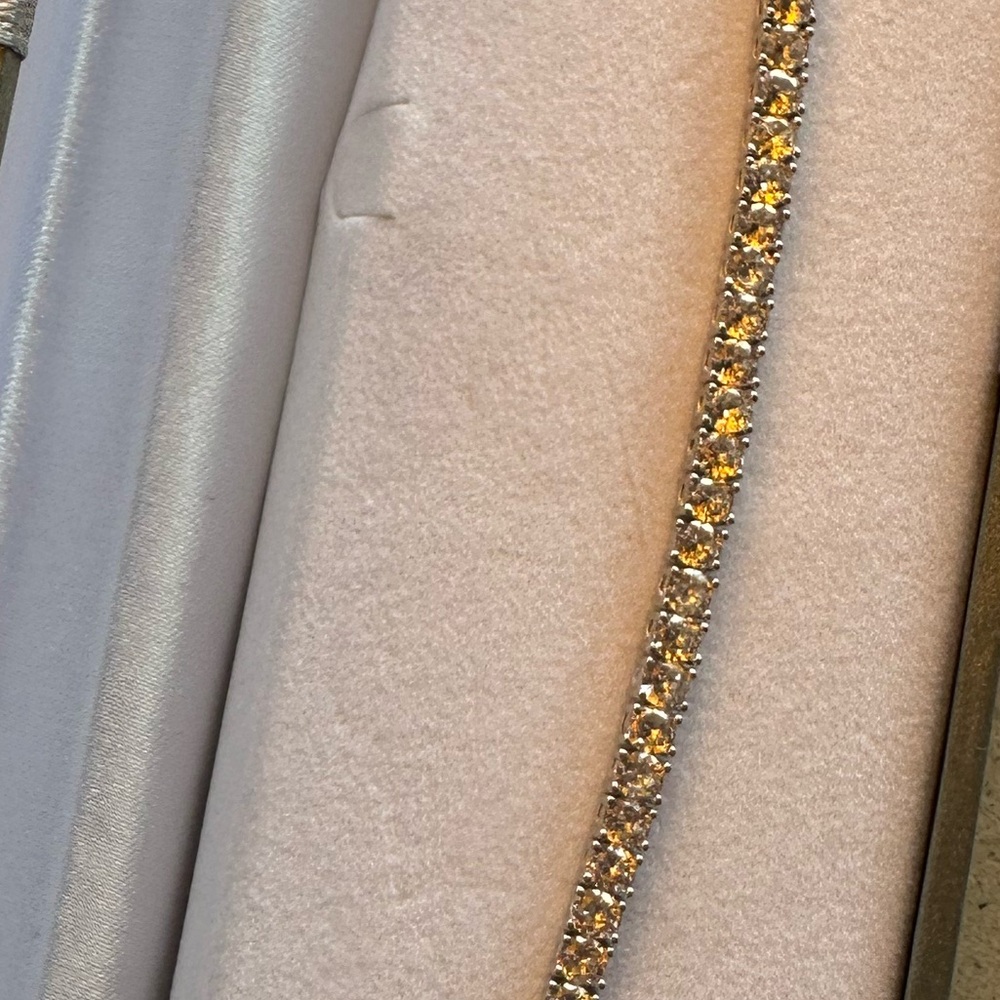 Tennis bracelet